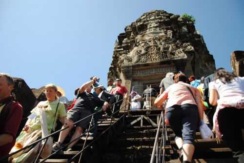 ANGKOR WAT HALF MARATHON 2013